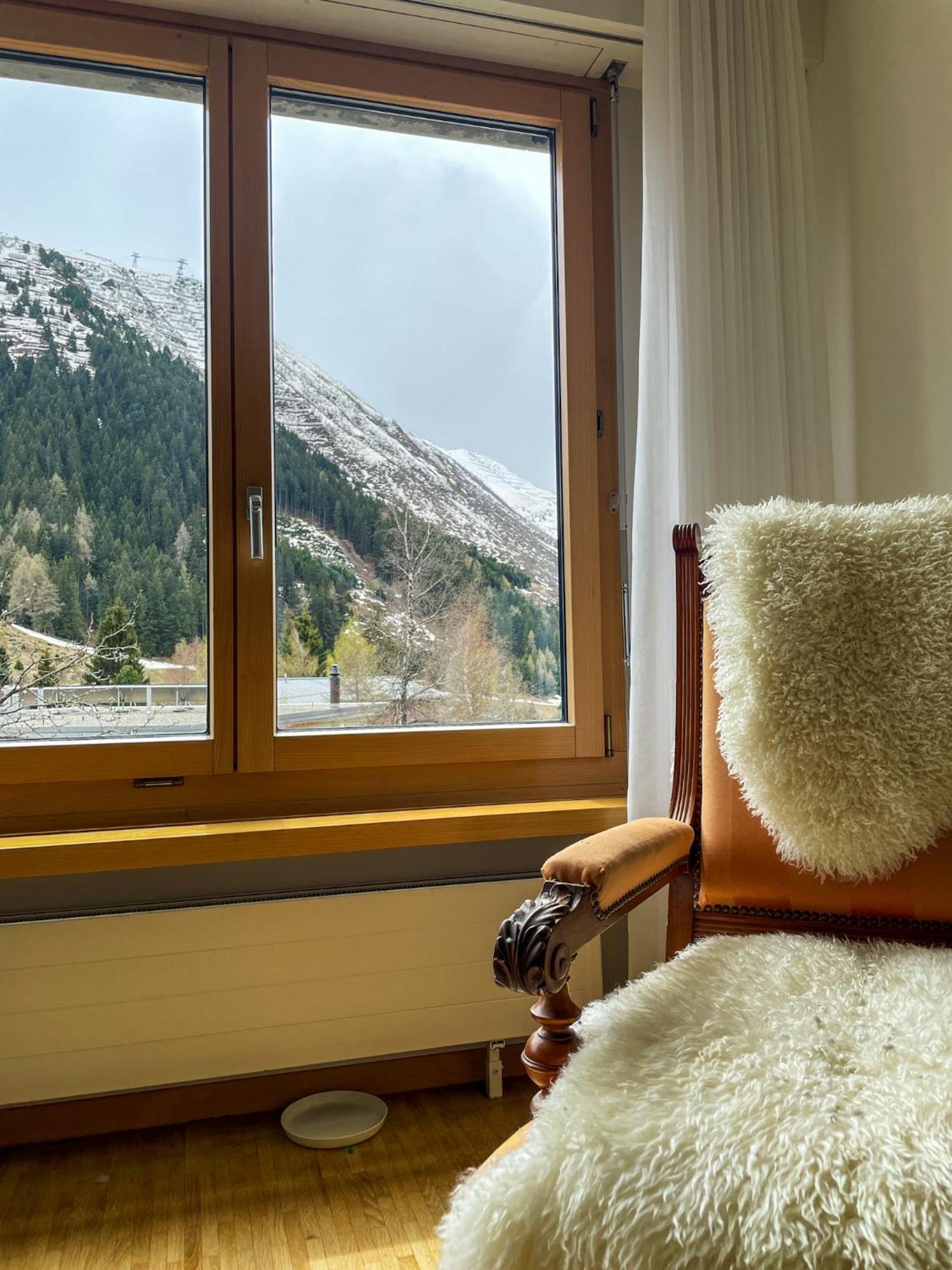 Top Modernes Apartment Im Herzen Von Andermatt Balkon & Bergblick 外观 照片
