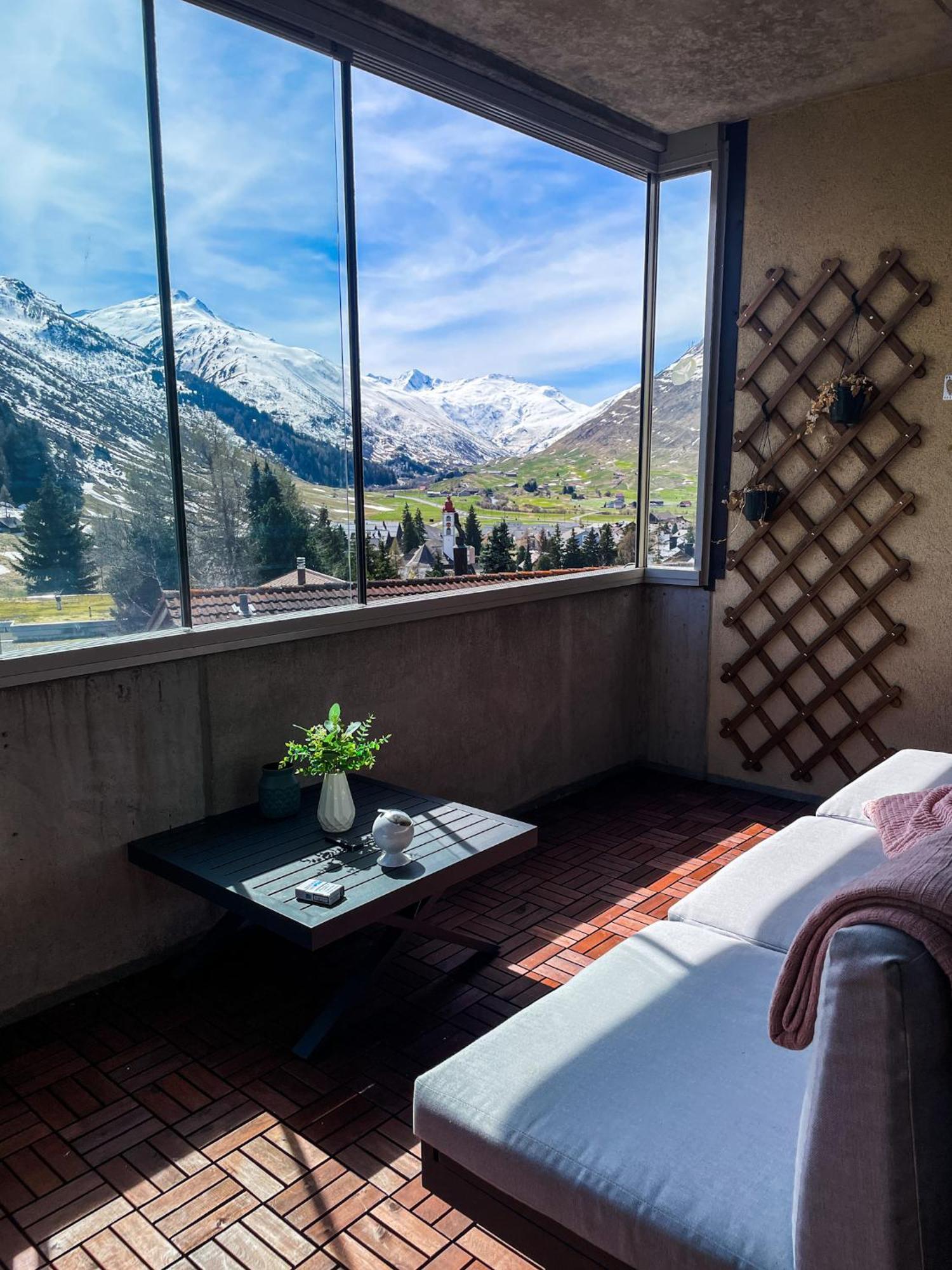 Top Modernes Apartment Im Herzen Von Andermatt Balkon & Bergblick 外观 照片