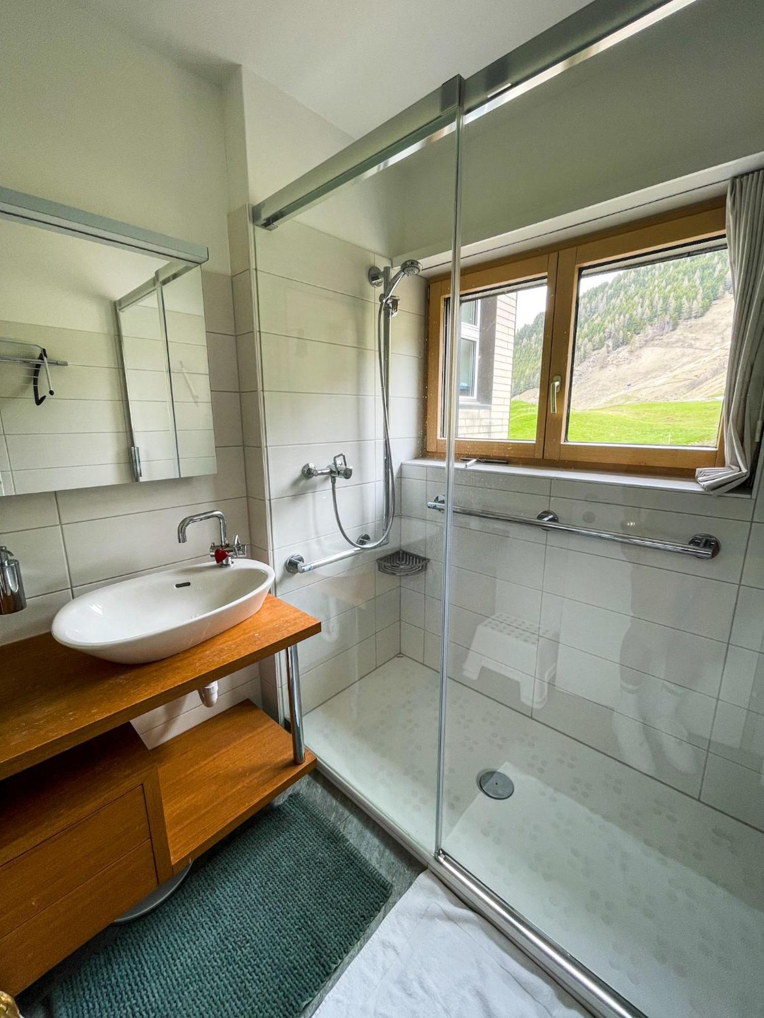 Top Modernes Apartment Im Herzen Von Andermatt Balkon & Bergblick 外观 照片