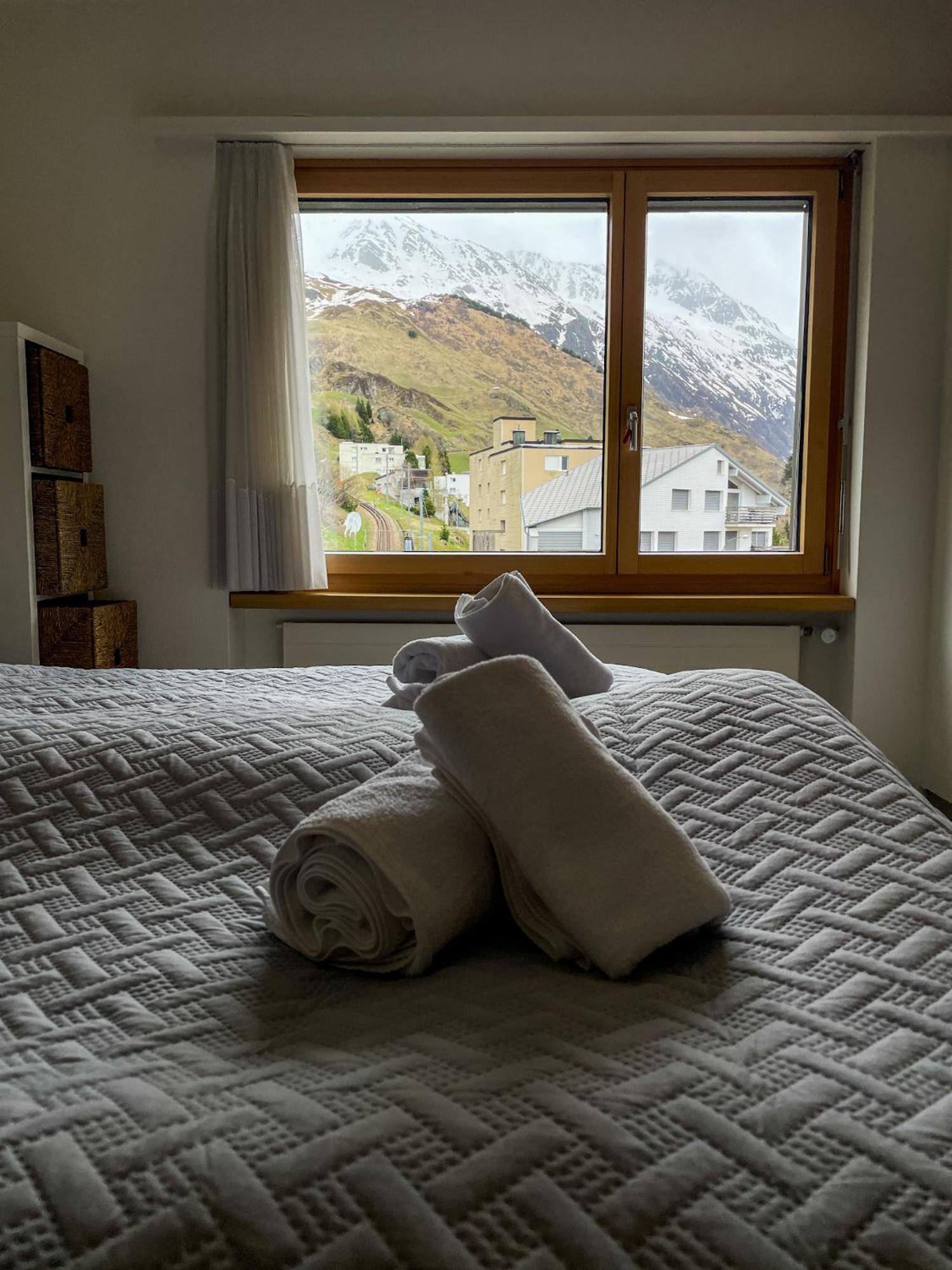 Top Modernes Apartment Im Herzen Von Andermatt Balkon & Bergblick 外观 照片